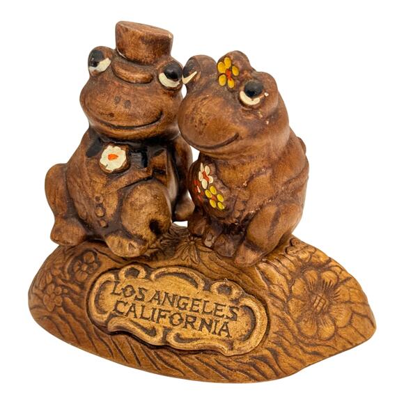 Frogs On A Log Los Angeles California Salt And Pepper Shaker Set Treasure Craft - Picture 3 of 15